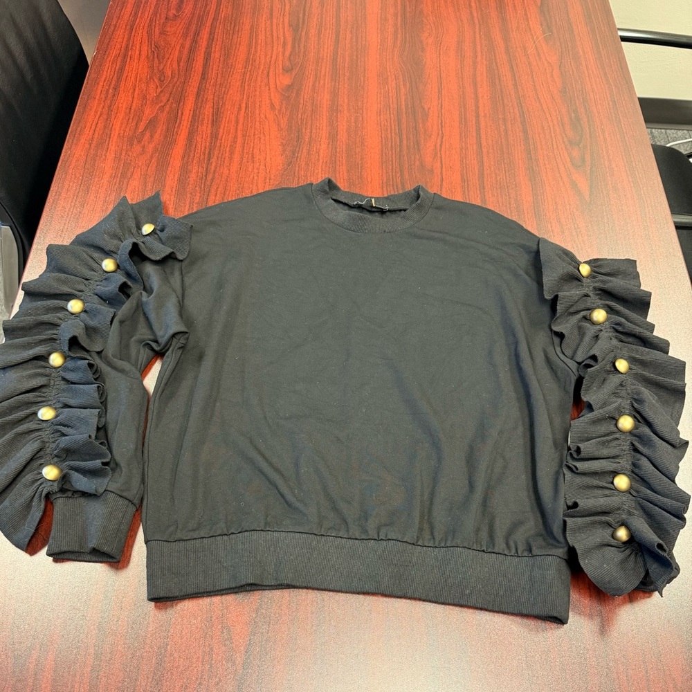 Chic Black Ruffled Sleeve Sweatshirt With Removable Ruffle